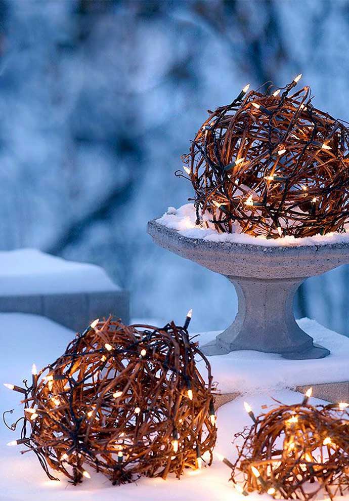 Χριστουγεννιάτικες ιδέες διακόσμησης με εξωτερικά φωτάκια