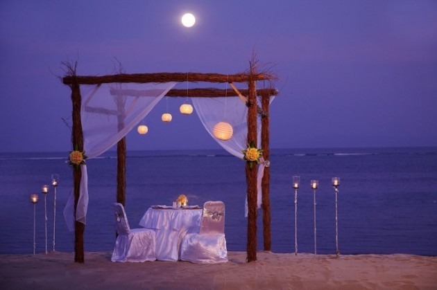 ιδέες για ρομαντικό Τραπέζι σε εξωτερικό χώρο21