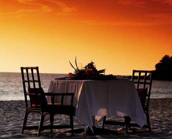 ιδέες για ρομαντικό Τραπέζι σε εξωτερικό χώρο22