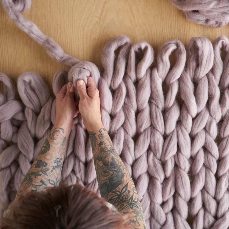 πλεκτή διακόσμηση με χοντρά νήματα15